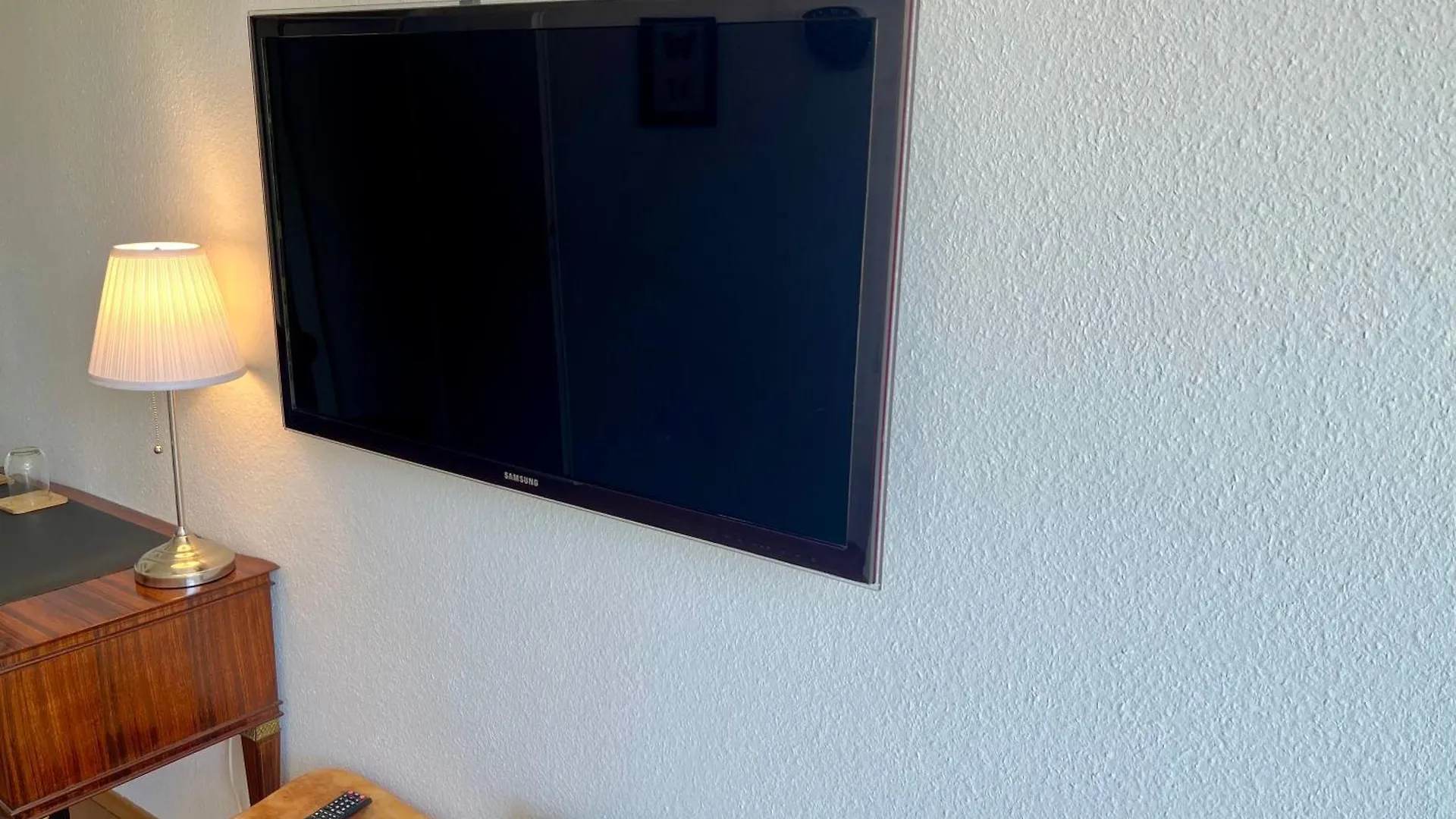 Messewohnenaschheim-Business-Zimmer Mit Wlan,Komfort & Parkplatz 0*, Aschheim